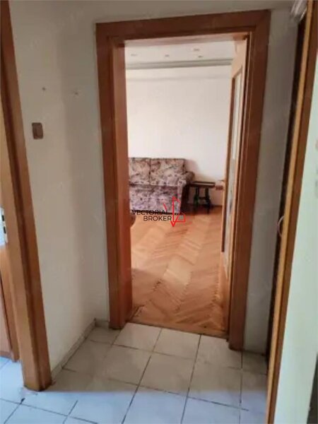 Basarabia, Diham, 2 camere semidecomandate, et. 3, bloc caramida, mobilat,